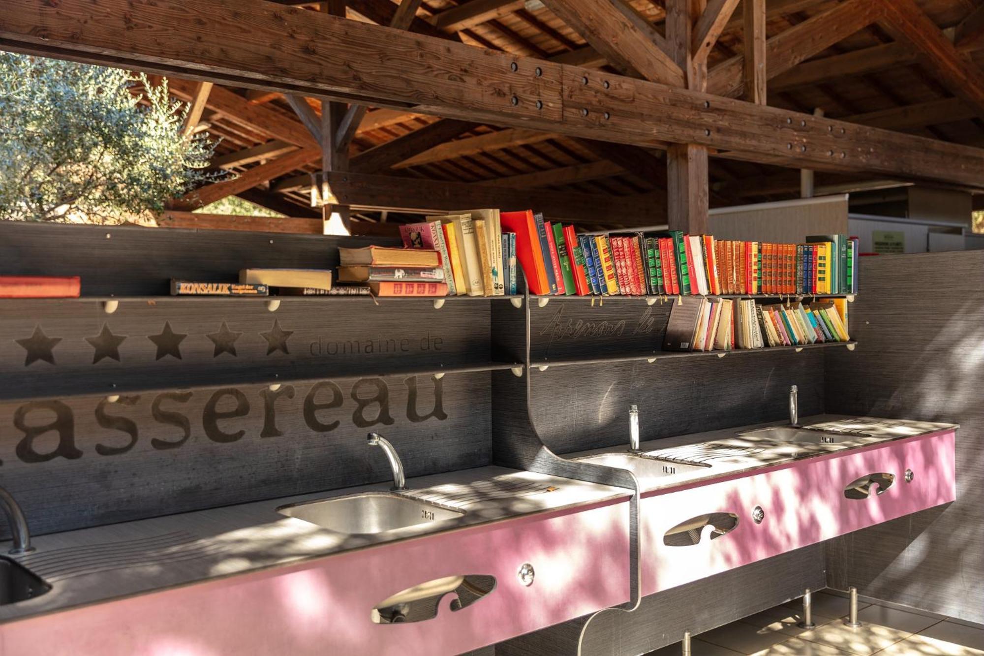 Camping Les Pres Du Roi Sommieres Luaran gambar